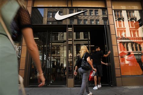 Thousands Say Nike Air Max Sneaker 'Offensive' To 